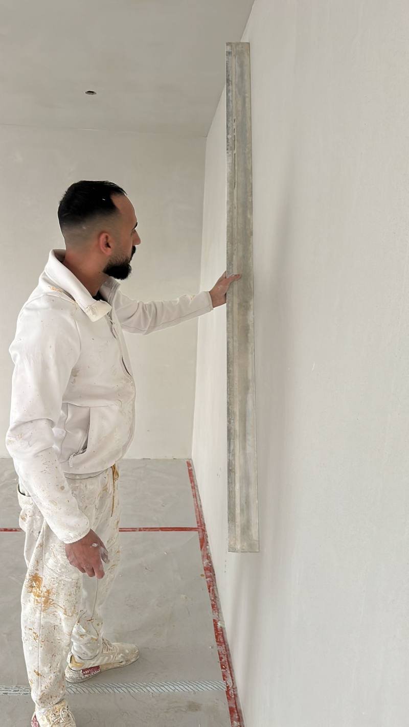 Stucwerk / voorstrijk - strak voorbereid en afgewerkt (12)